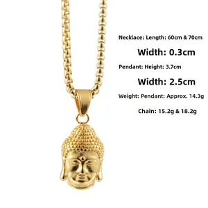 Detalle del colgante de buda dorado con relieve y collar de cadena de caja redonda