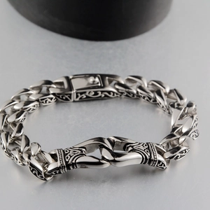 Vintage pattern cuban link chain bracelet in stainless steel with retro engraved metal textures