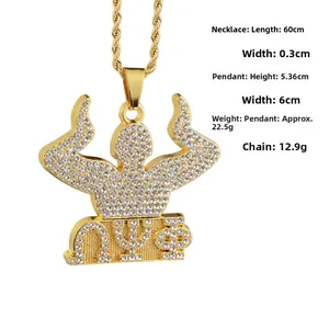 Collana hip hop dorata con pendente ghiacciato e dettagli sulle dimensioni della catena
