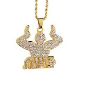 Collana con ciondolo Omega Psi Phi placcato oro con zirconi e catena a fune per uomo
