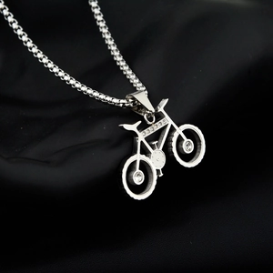 Collier Pendentif Vélo en Acier Inoxydable Hip Hop Avec Strass Bijoux de Vélo Argent pour Hommes Femmes Mode