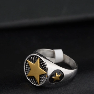 Bague vintage pour hommes en acier inoxydable avec étoile dorée sur cadran noir soleil