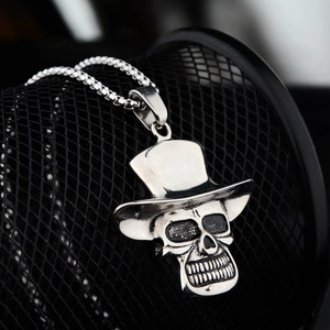 Pendentif tête de mort avec haut-de-forme sur chaîne box en acier pour mode hip-hop