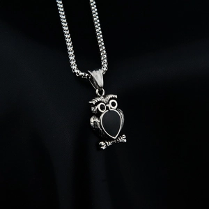 Vintage owl heart pendant necklace in titanium steel with black stones on box chain