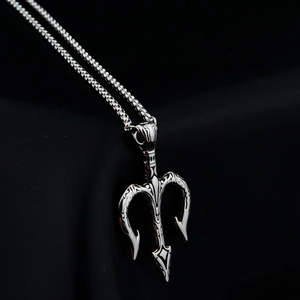 Collier Pendentif Trident en Acier Titane Vintage Gravé Style Mythologie Chaîne Vénitienne en Métal Bijoux de Mode pour Hommes Femmes