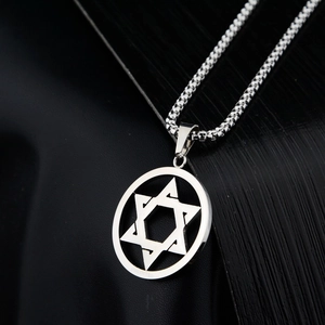 Collier avec pendentif étoile hexagramme en acier inoxydable poli et chaîne à perles