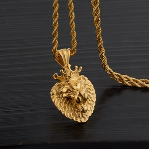 Collana con testa di leone dorata con pendente corona e catena a corda per uomo e donna