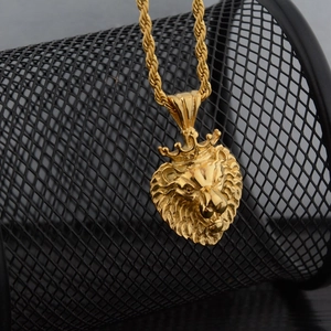 Collana con ciondolo a testa di leone dorata e catena a corda ritorta per uomo e donna