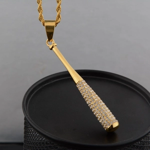Hip hop goudkleurige honkbalknuppel hanger ketting met micro-kristallen op een gedraaide ketting