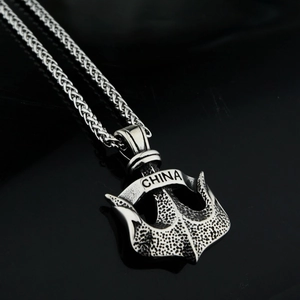 Collana con Ciondolo Ancora in Acciaio Inossidabile Hip Hop Vintage da Uomo Ciondolo Tridente con Lettera China Distressed Gioielli