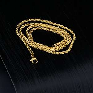 Collana a catena a corda in titanio dorato hip hop per uomo e donna su sfondo nero