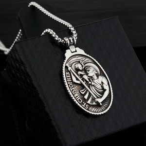 Collier médaille Saint Christophe vintage en acier inoxydable avec pendentif en relief