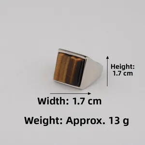 Bague pour homme en acier titane avec œil de tigre, dimensions 1.7x1.7cm et poids 13g