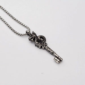 Collier avec pendentif clé dragon rétro en argent vieilli avec chaîne maille box