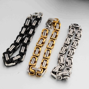 Pulseras de cadena bizantina en combinaciones de negro, oro y plata metálica