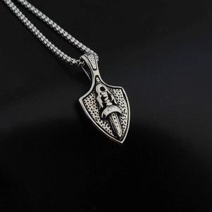 Vintage Stainless Steel Dagger Shield Pendant Necklace Retro Gothic Hip Hop Streetwear Jewelry For Men Women Antique Silver