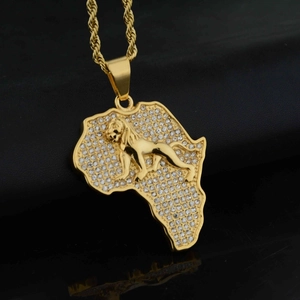 Goldene Halskette mit Afrika-Karte, Kristall-Löwe und Kordelkette für Herren