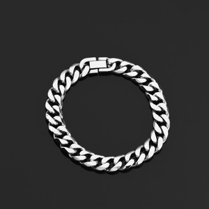 Klassisches Herren-Cuban-Armband aus Titanstahl in Silber-Optik mit sicherem Kastenverschluss