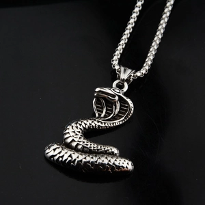 Vintage Cobra Titanium Steel Pendant Necklace Punk Hip Hop Animal Cobra Shaped Retro Distressed Unisex Jewelry Gift Neckwear