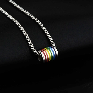 Collana Unisex in Acciaio al Titanio con Ciondolo a Dado Arcobaleno LGBTQ Pride Strisce Smaltate Gioielli Hip Hop Collane Argento