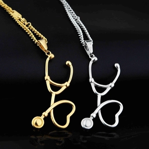 Collier pendentif stéthoscope en acier inoxydable poli en finitions or et argent