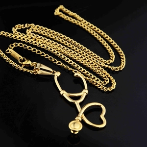 Collier avec pendentif stéthoscope cœur doré poli et chaîne gourmette plate pour cadeaux