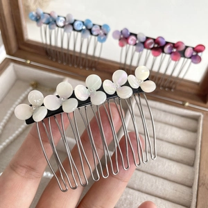 Elegant flower hair comb with pearlescent acetate petals and metal wavy teeth for women
