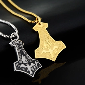 Collana con Ciondolo Mjolnir Vichingo Nordico in Acciaio Inossidabile Martello di Thor Corvo Valknut Rune Amuleto Hip Hop Punk Gioielli
