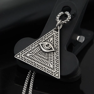 Collana con ciondolo a triangolo Evil Eye argento retrò con incisione geometrica