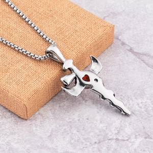 Pendentif épée en acier titane hip hop avec pierre cœur rouge et chaîne box