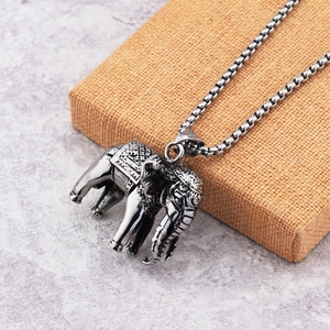 Collier pendentif éléphant hip hop en acier titane vintage avec chaîne carrée box