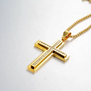 Collana con Pendente a Croce a Doppio Strato Hip Hop in Acciaio al Titanio con Strass Oro Gioielli Religiosi alla Moda per Uomo Donna