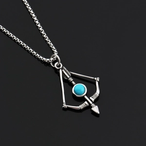 Collier Pendentif Arc Et Flèche en Acier Titane Vintage Avec Turquoise Artificielle Strass Bijoux Hip Hop Unisexe