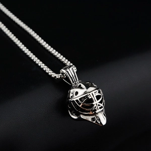 Pendentif masque de gardien de hockey en acier argenté avec chaîne maille vénitienne