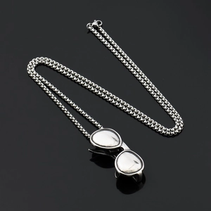 Collier avec pendentif lunettes de soleil en acier inoxydable argenté pour homme et femme