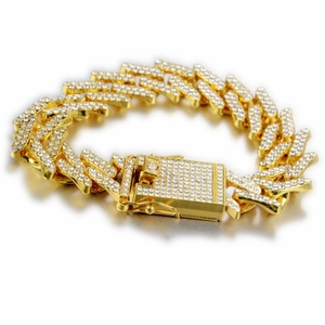 Bracelet Miami Cuban Link 17mm en or avec cristaux micro-pavés et fermoir à ressort