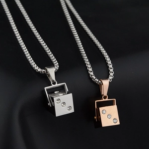 Hip Hop Titanium Steel Dice Pendant Necklace With Zirconia Rhinestone Inlaid Geometric Cube Chain Necklace For Men Women Jewelry