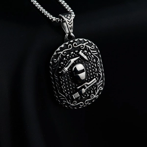 Collier avec pendentif bouclier hip hop pour hommes en acier inoxydable avec perles