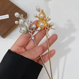Vintage Alloy Flower Hair Stick With Faux Artificial Pearl Tassel Chinese Style Elegant Lily Of The Valley Hairpin For Hanfu Women