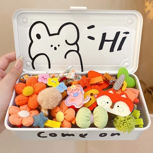 Coffret de pinces à cheveux fleurs et cœurs pour enfants dans une boîte en métal