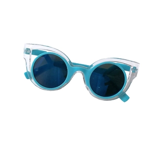 Kids polarized sunglasses featuring a trendy double-layer cat-eye and round blue frame