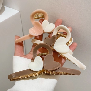 Three-piece set of elegant heart-shaped acrylic hair claws in milk tea Morandi colors