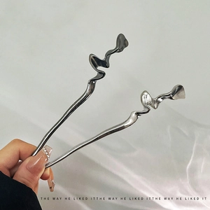 Pic à Cheveux en Métal Liquide Minimaliste Moderne Épingle à Cheveux en Alliage Irrégulier Fourche à Cheveux Femme Bijoux