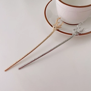 Pic à Cheveux en Alliage Forme de Bois de Cerf Élégante Épingle à Cheveux Branche pour Femme Accessoires de Cheveux Hanfu
