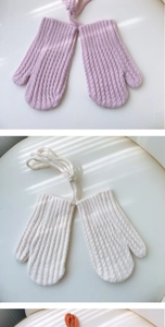 Detailed knit texture of thick cable-pattern winter neck-hanging gloves for kids