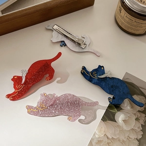 Set of four cute cat-shaped acetate hair clips in marble and glitter finishes