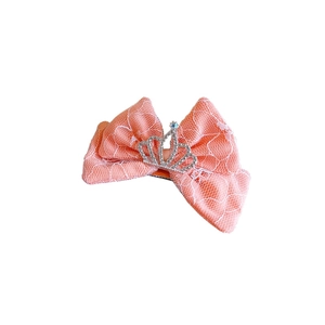 Lazo de encaje rosa para niñas con corona plateada y detalles de brillantes pedrería