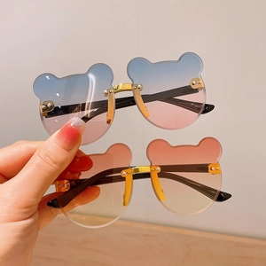 Süße Kinder-Sonnenbrille mit Bärenohren, Verlaufsgläsern und goldenem Metallrahmen