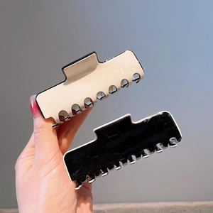 Minimalist Large Hair Claw Clip For Women High Gloss Square Geometric Shark Clip Non Slip Strong Hold Hair Accessory Everyday Styling