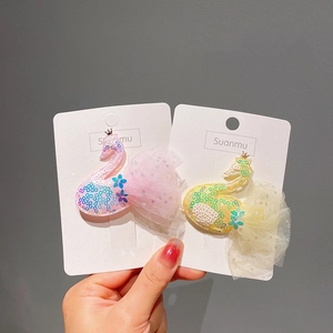 Barrettes à cheveux cygne pour filles avec paillettes et tulle sur carte de support